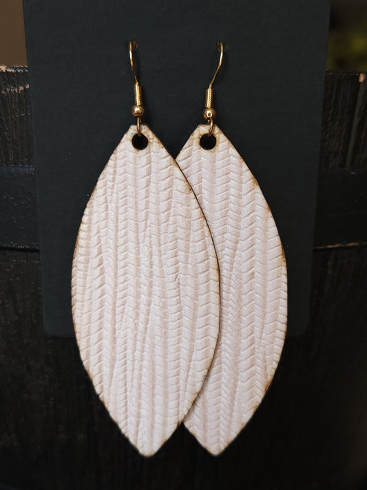 Double Point Earrings - Cream Textured